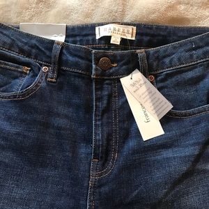 Francesca’s Harper jeans size 28 NWT